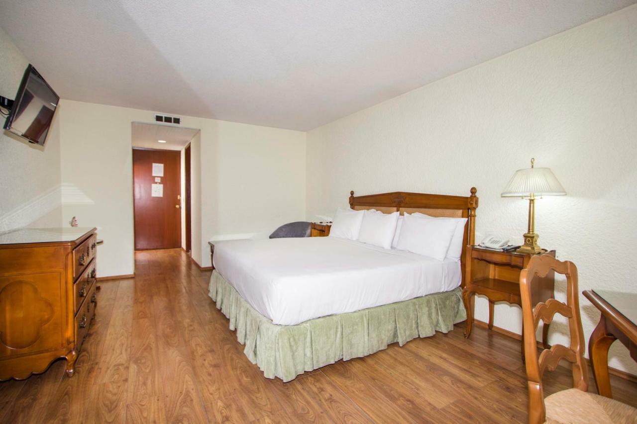 Hotel Valle De Mexico Toreo 외부 사진